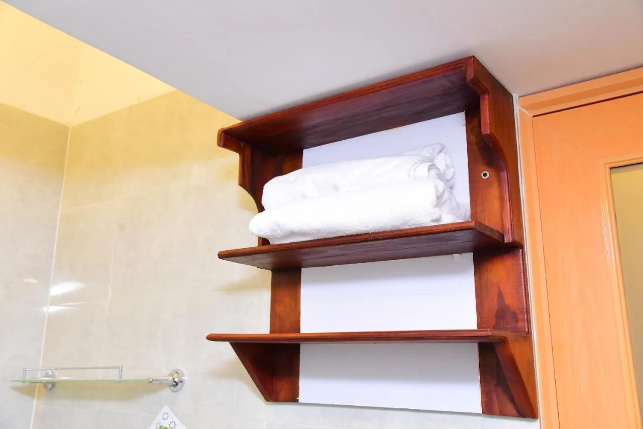 White Villa Airport Transit Hotel Katunayake 4*,