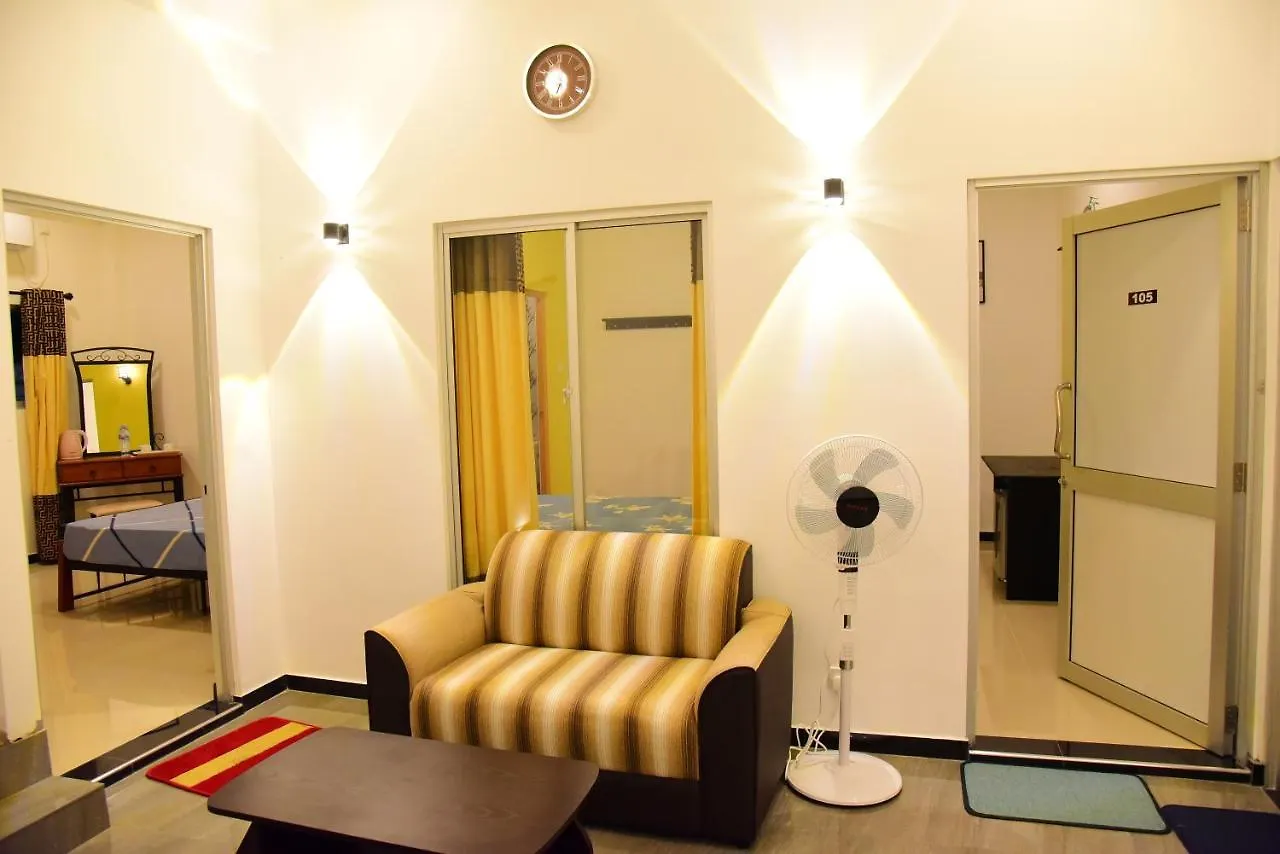 White Villa Airport Transit Hotel Katunayake 4*,  Sri Lanka